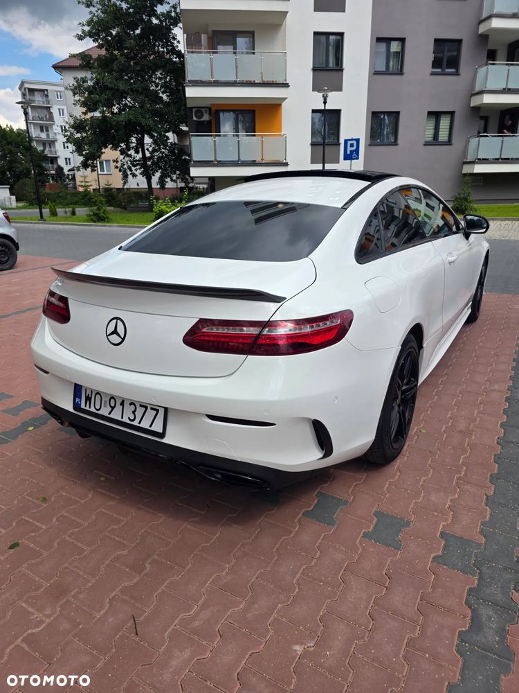 Mercedes-Benz Klasa E 220 d Coupe 4-Matic 9G-TRONIC - 8