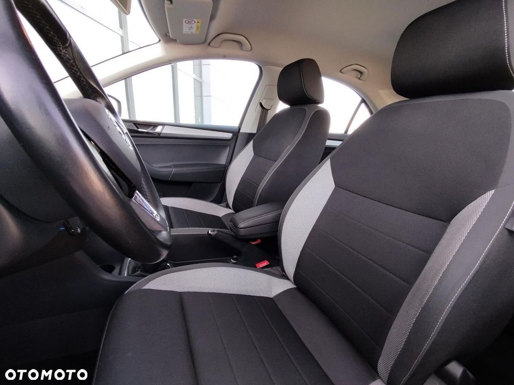 Skoda RAPID 1.0 TSI Ambition - 8