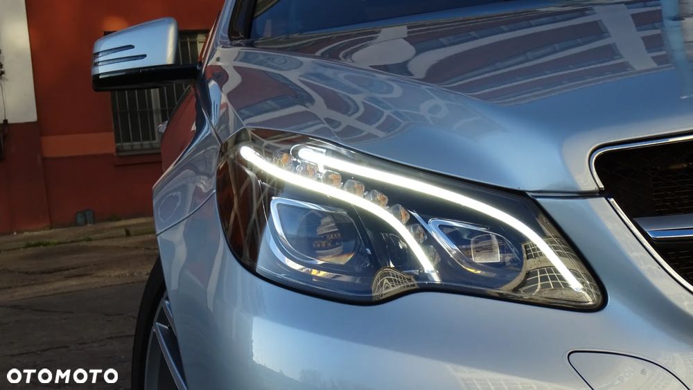 Mercedes-Benz Klasa E 350 4Matic 7G-TRONIC - 28