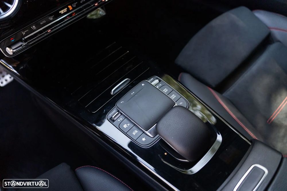 Mercedes-Benz A 180 7G-DCT AMG Line - 16