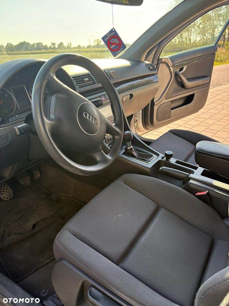Audi A4 Limousine - 5