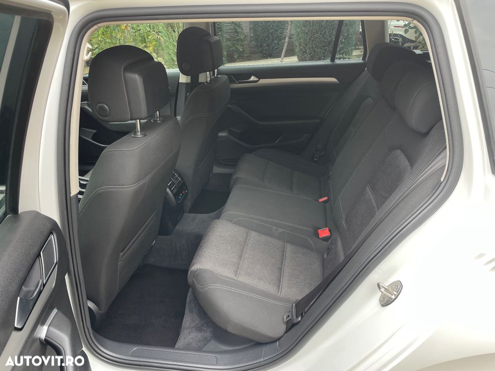 Volkswagen Passat - 18