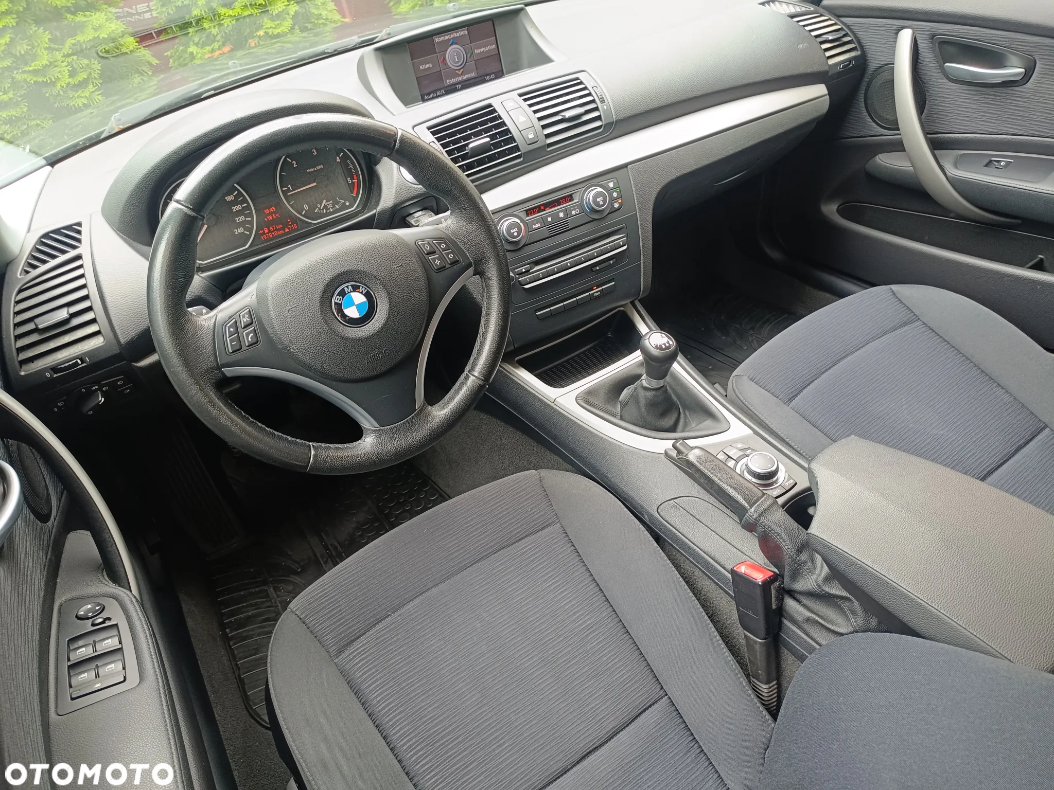 BMW Seria 1 118d Sport Line - 37