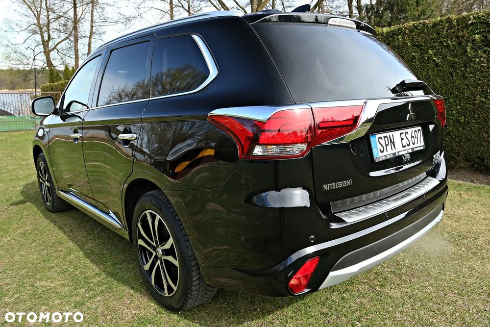 Mitsubishi Outlander - 16