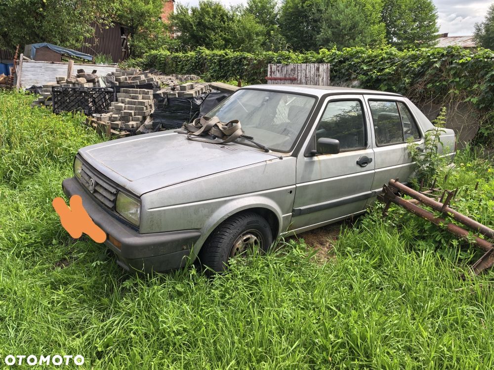 Volkswagen Jetta - 2