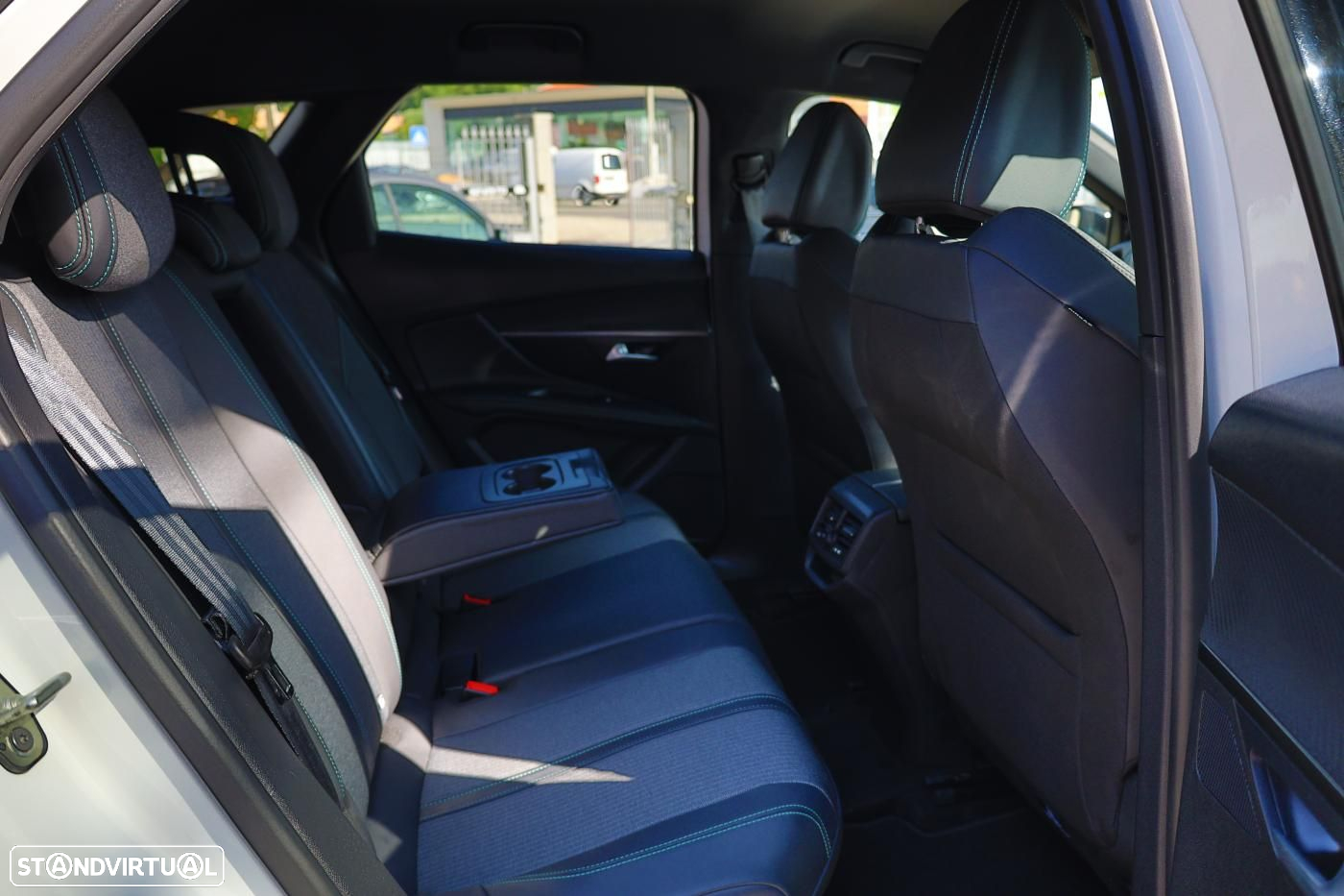 Peugeot 3008 1.2 Hybrid Allure Pack e-DCS6 - 7