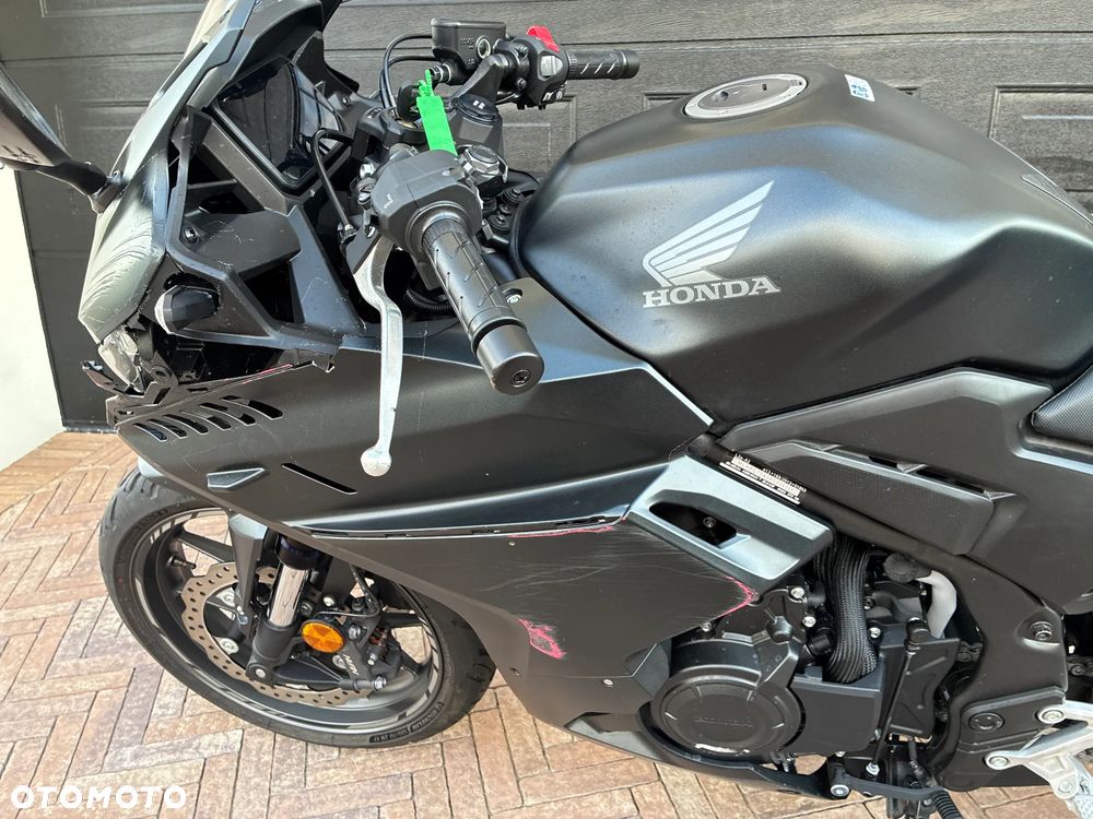 Honda CBR - 32