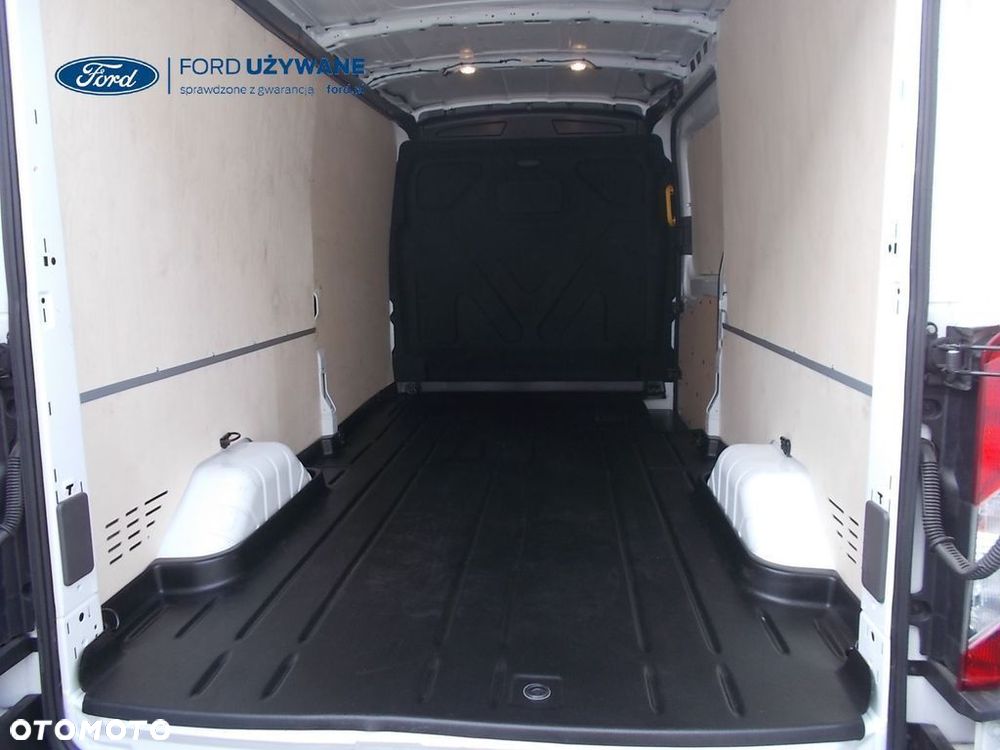Ford Transit - 25