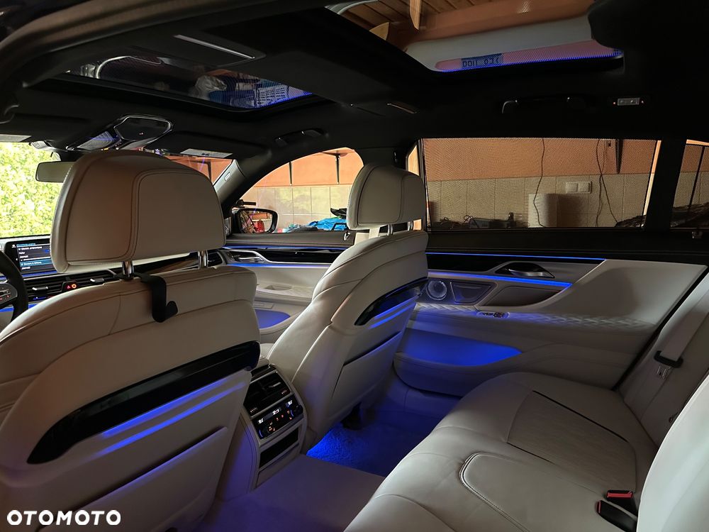 BMW Seria 7 745Le xDrive - 26