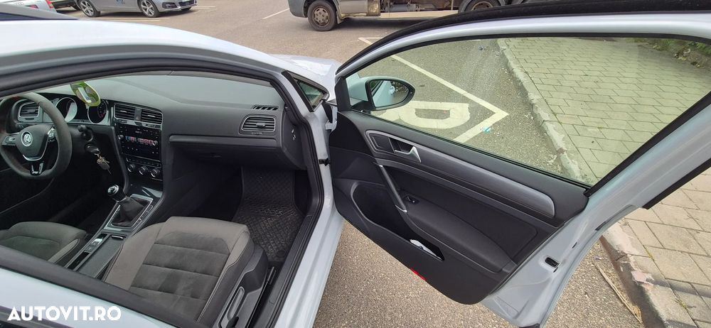 Volkswagen Golf - 19