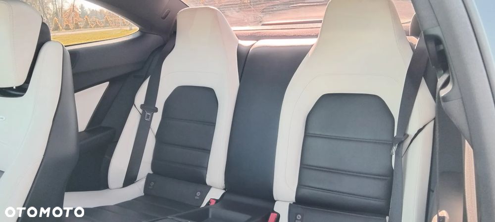 Mercedes-Benz Klasa C 63 AMG AMG SPEEDSHIFT MCT AMG Performance Package - 11