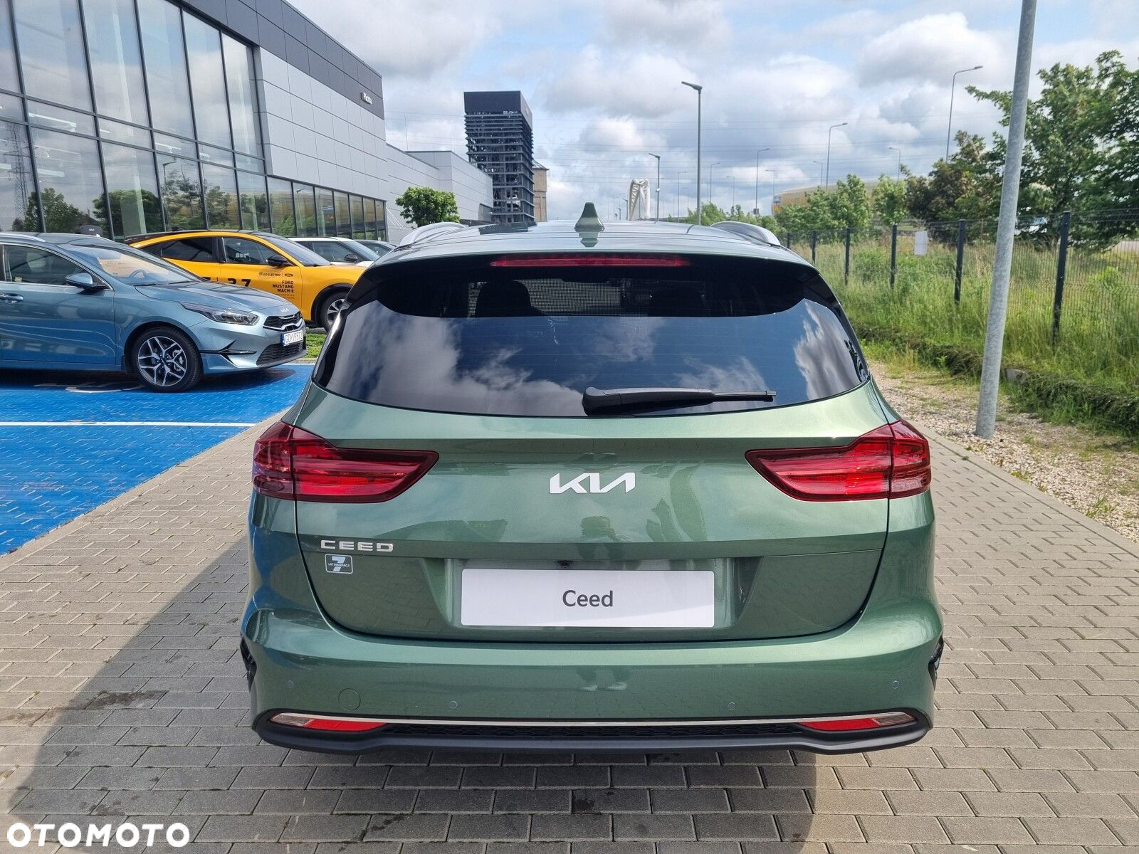 Kia Ceed - 7