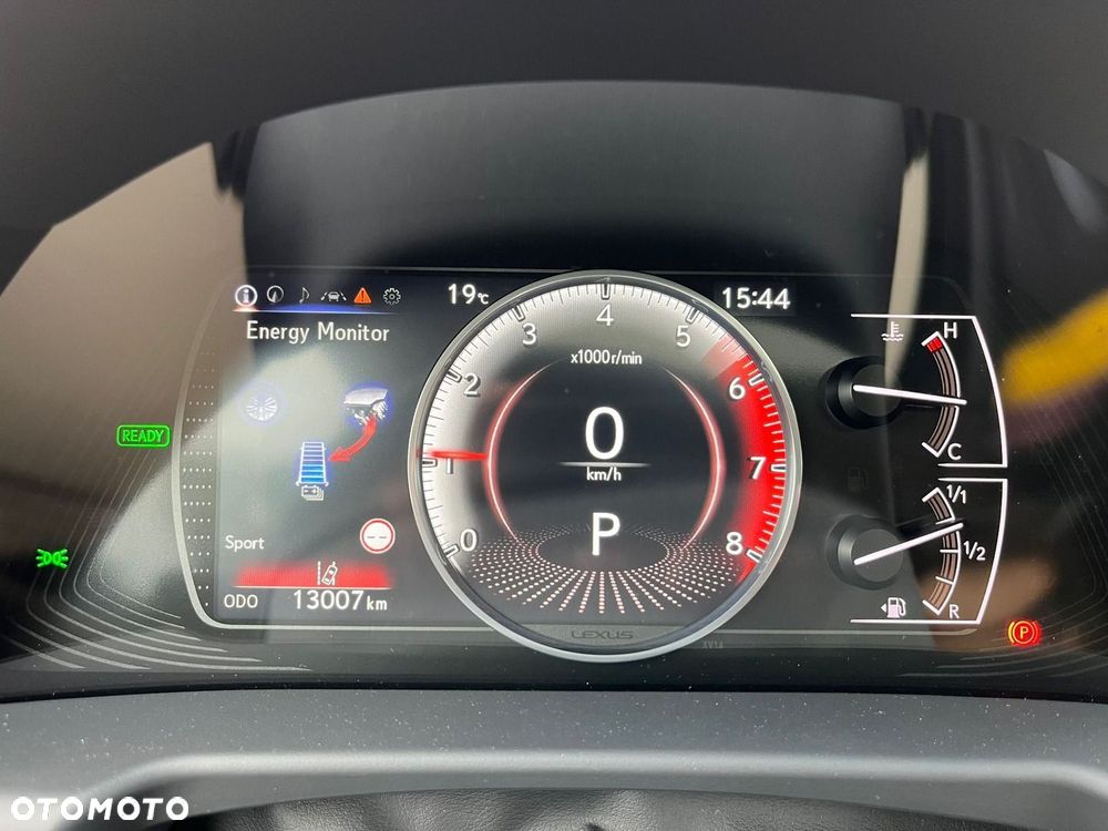 Lexus ES 300h Business Edition - 24