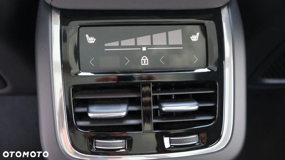 Volvo XC 60 B5 B AWD Ultra Dark - 21