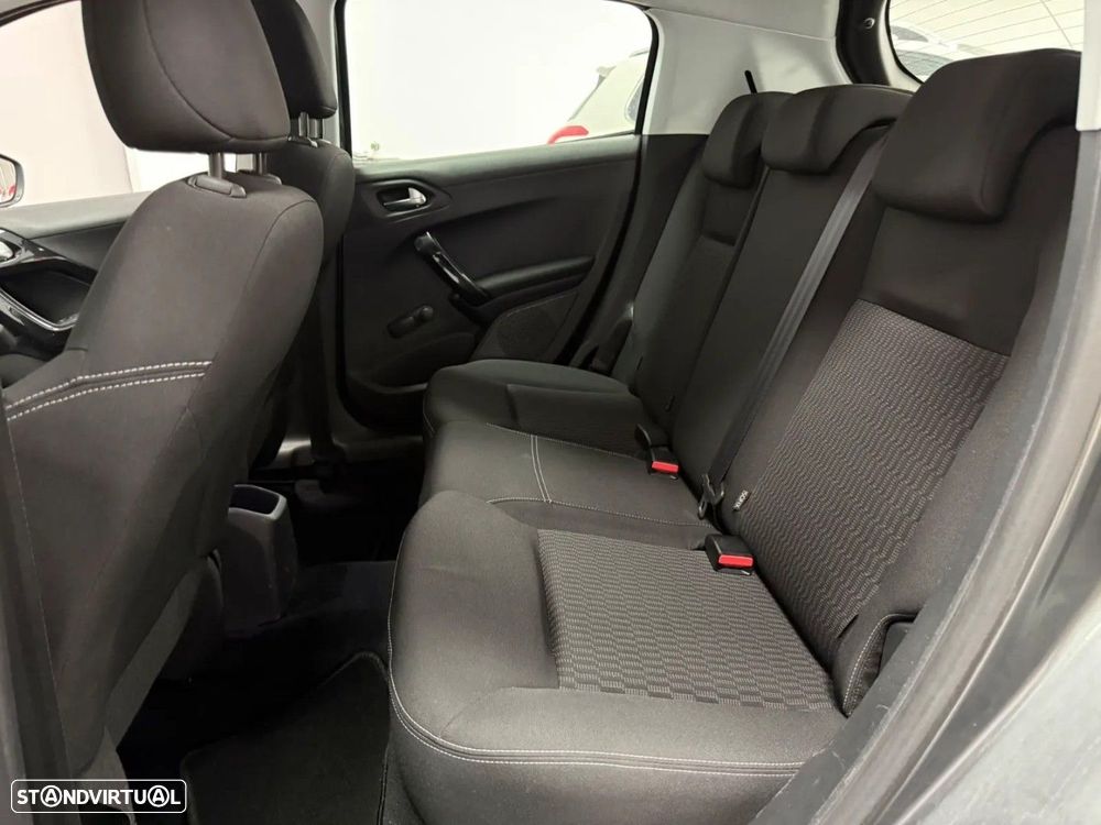 Peugeot 208 1.2 VTi Active - 11