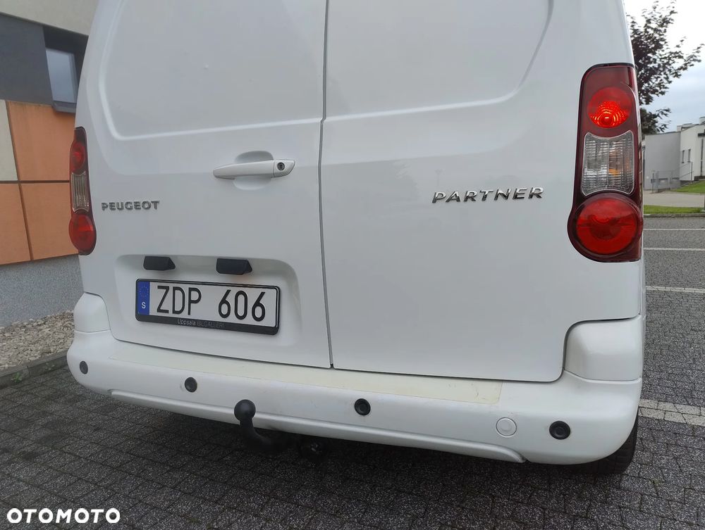 Peugeot PARTNER PO LIFT 1.6 HDI (90KM) 5-BIEGÓW KLIMA TEMPOMAT TABLET STAN IDEALNY FULL OPCJA BEZWYPADKOWY SERWIS KM NIE MA RDZY ! ! ! - 35