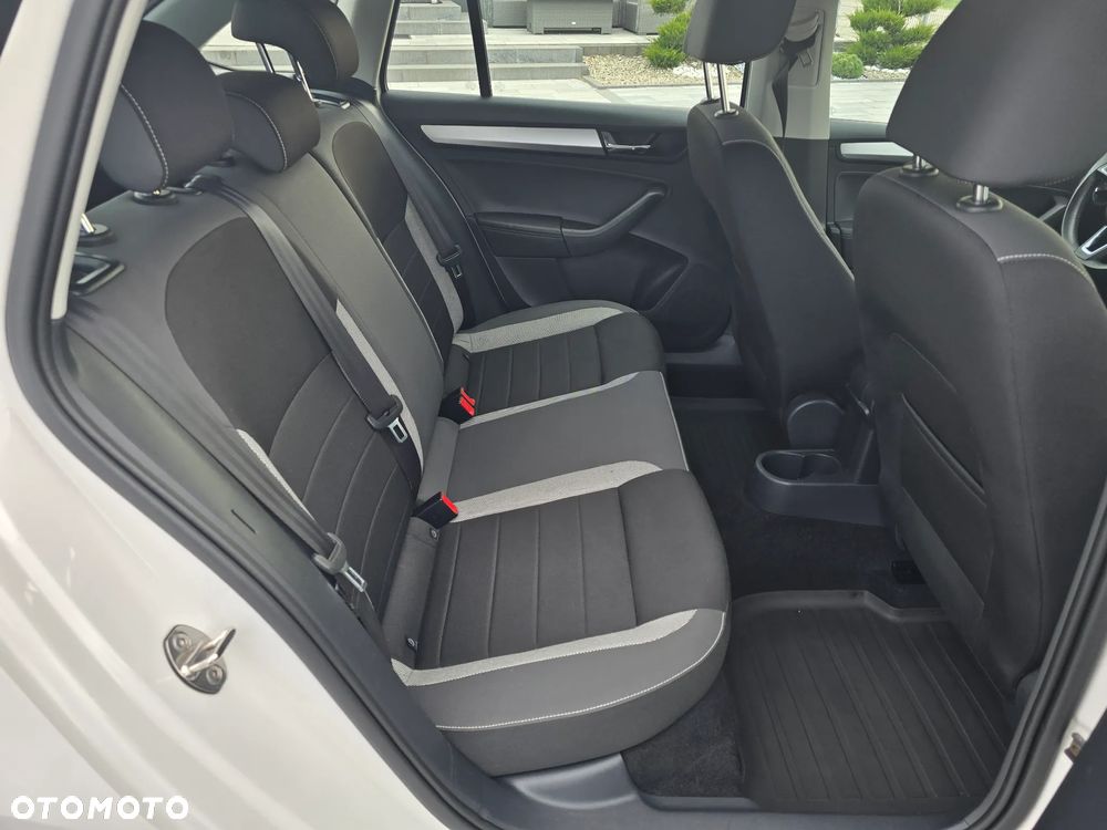 Skoda RAPID - 18