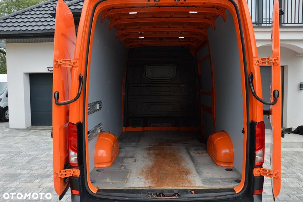 Volkswagen Crafter - 27