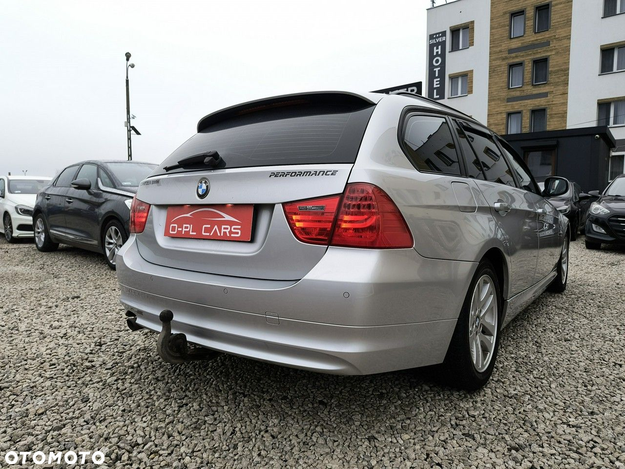 BMW Seria 3 318d Touring Sport Line - 14