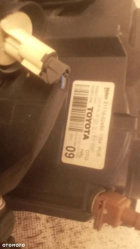* LAMPA PRZEDNIA PRAWA PRZÓD PRAWO TOYOTA AURIS I - 4