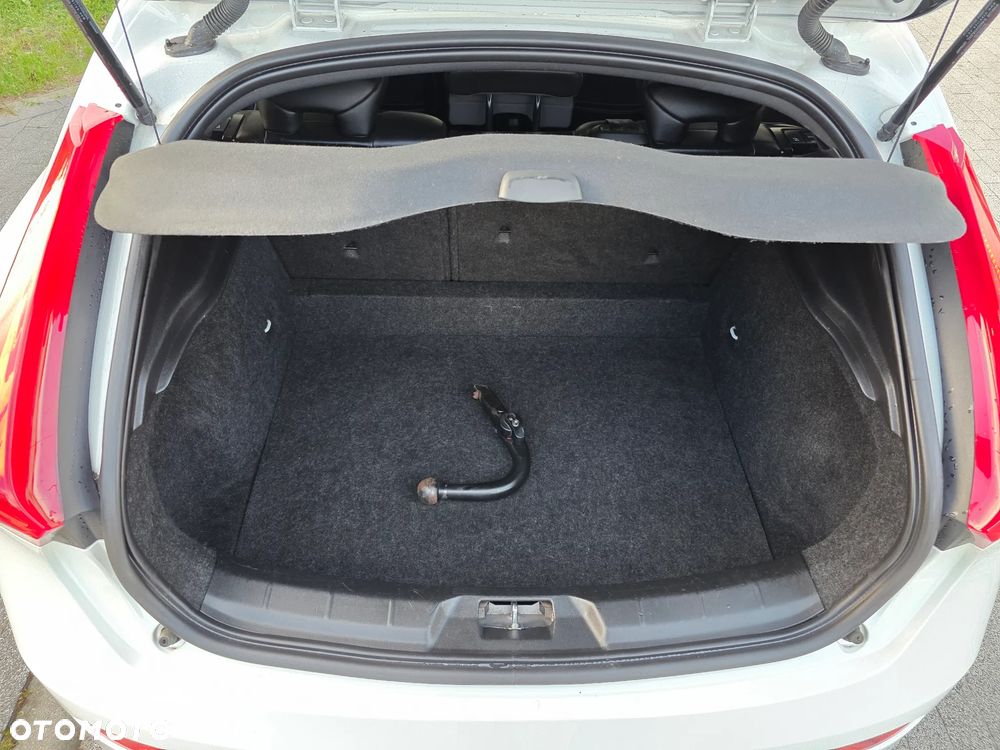 Volvo V40 D4 Drive-E R-Design Momentum - 20
