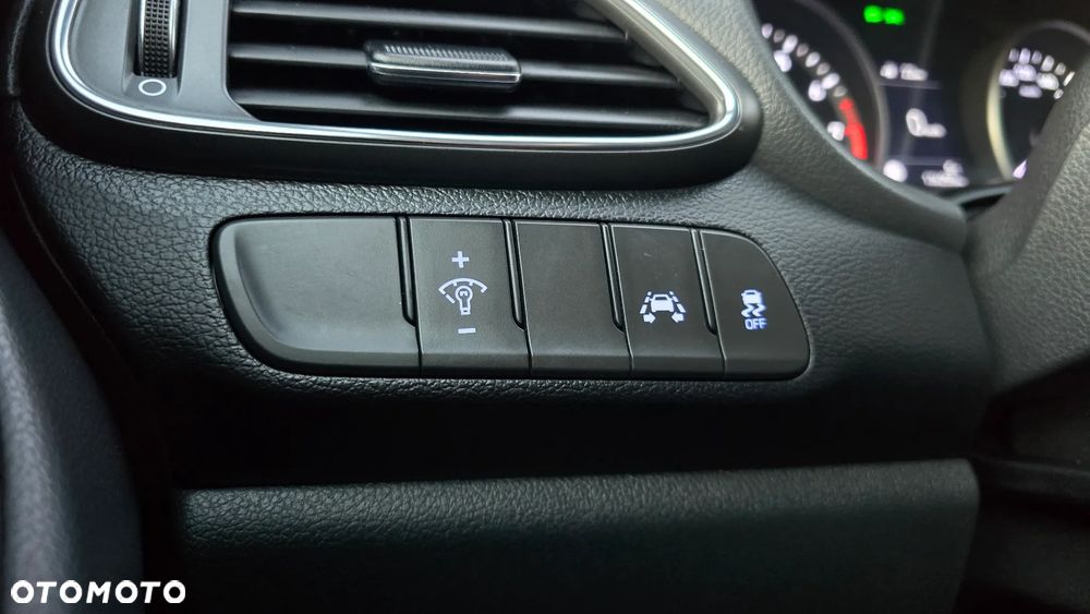 Hyundai i30 1.4 T-GDI Passion Plus - 26