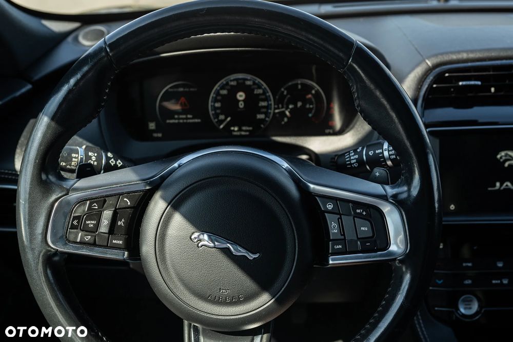 Jaguar F-Pace 2.0 i4D AWD R-Sport - 25