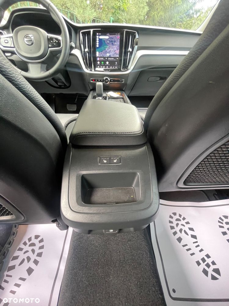 Volvo V60 B3 B Plus Dark - 8