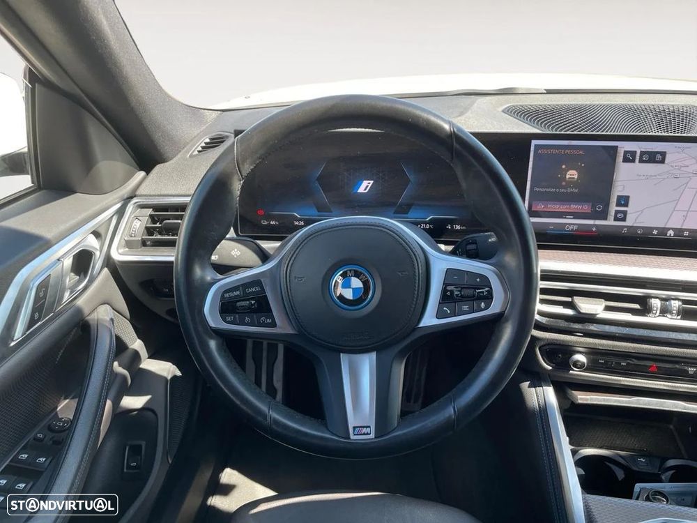 BMW i4 eDrive35 Desportiva M - 13