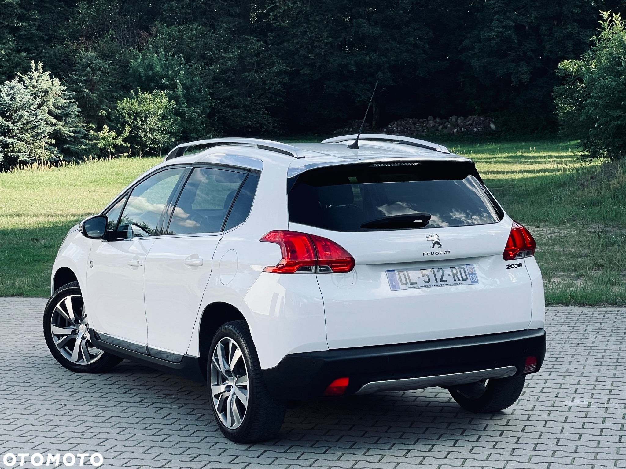 Peugeot 2008 - 11