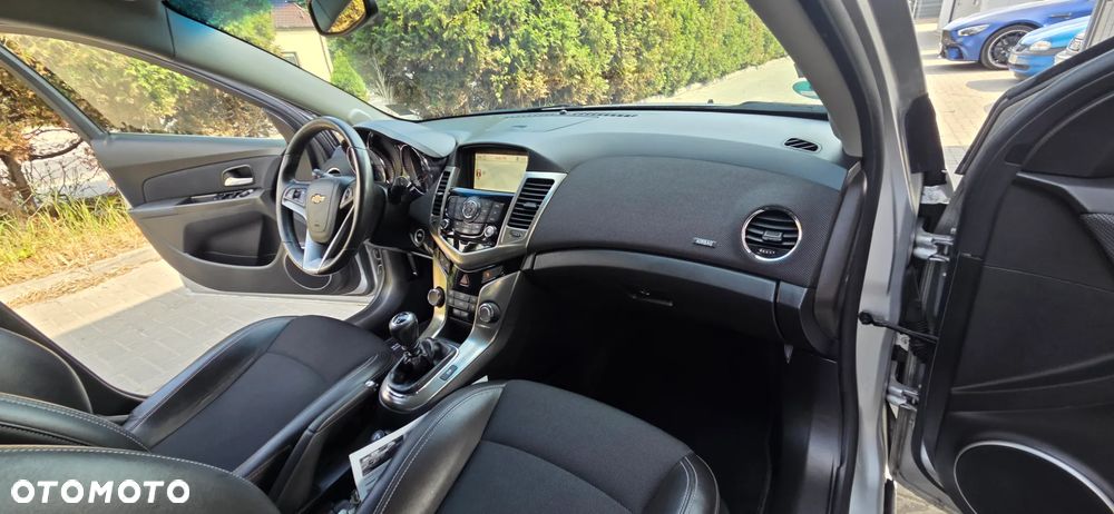 Chevrolet Cruze 1.8 LTZ - 35