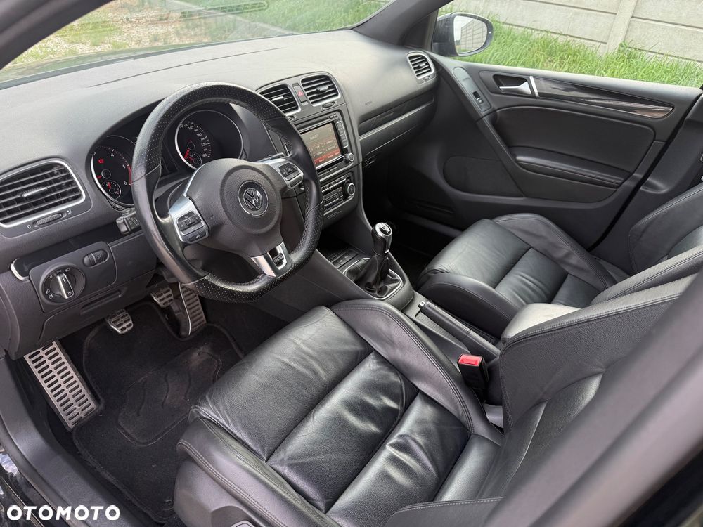 Volkswagen Golf - 6
