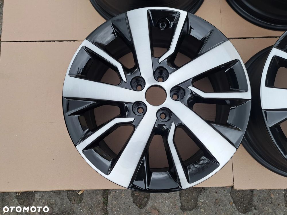 Oryg. Toyota Proace Expert Traveller 7j 17 et45 - 2
