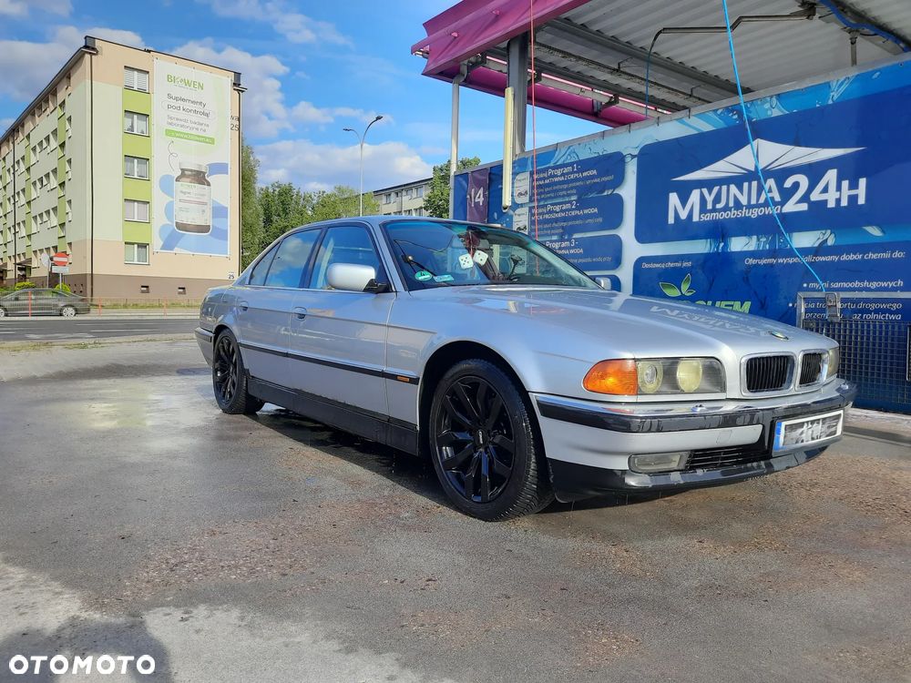 BMW Seria 7 - 1