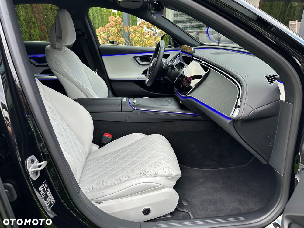 Mercedes-Benz Klasa E 220 d 4-Matic Exclusive - 3