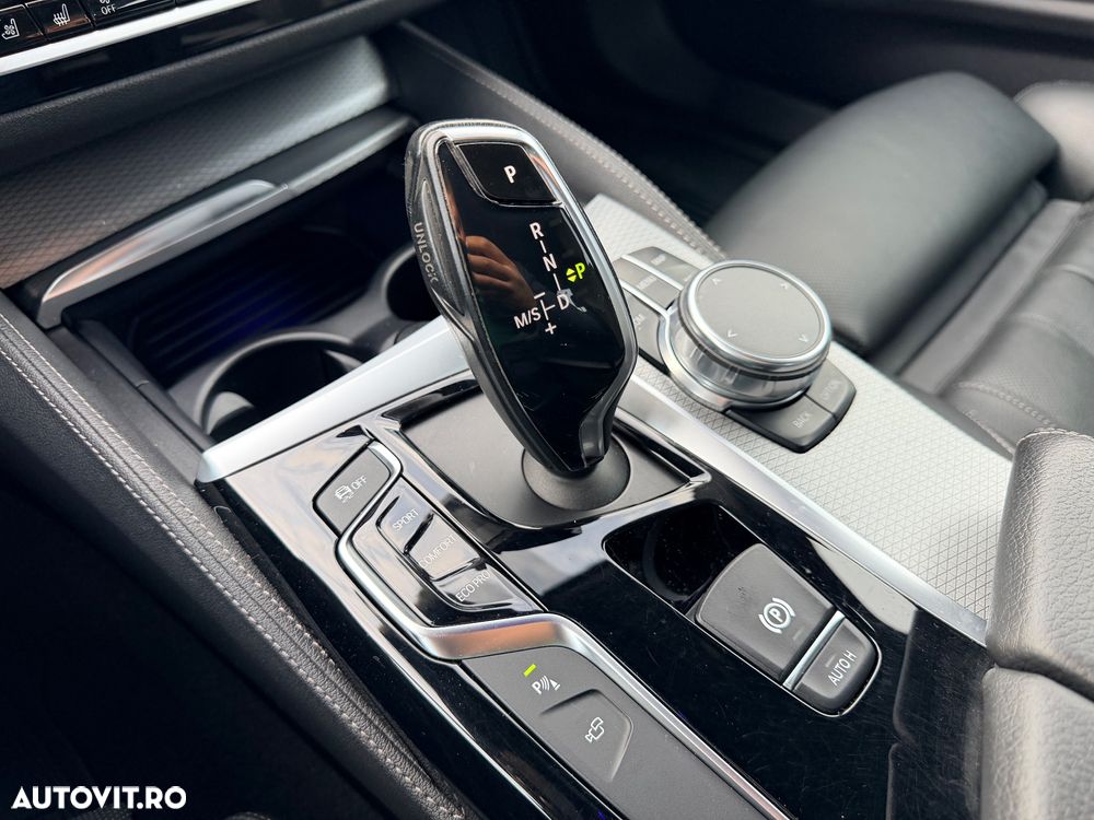 BMW Seria 5 520d AT - 17