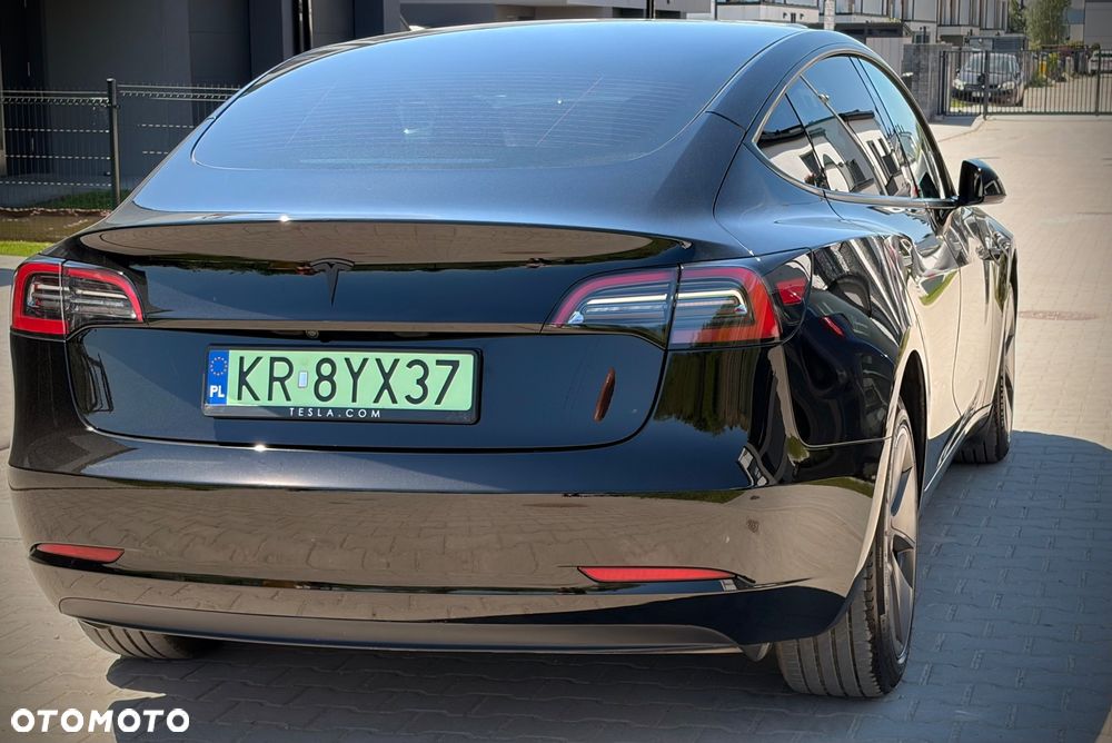Tesla Model 3 - 7