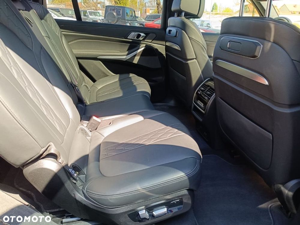 BMW X7 - 26