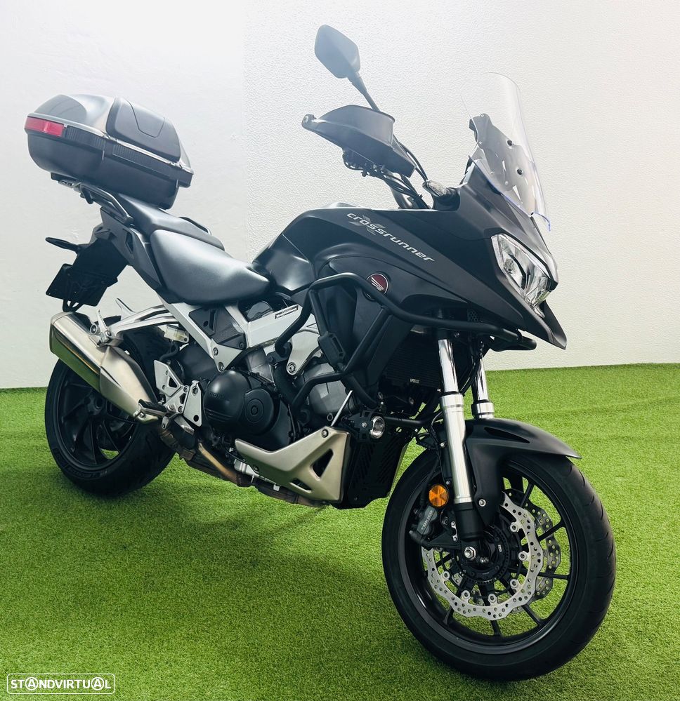 Honda VFR Crossrunner 800X - 11