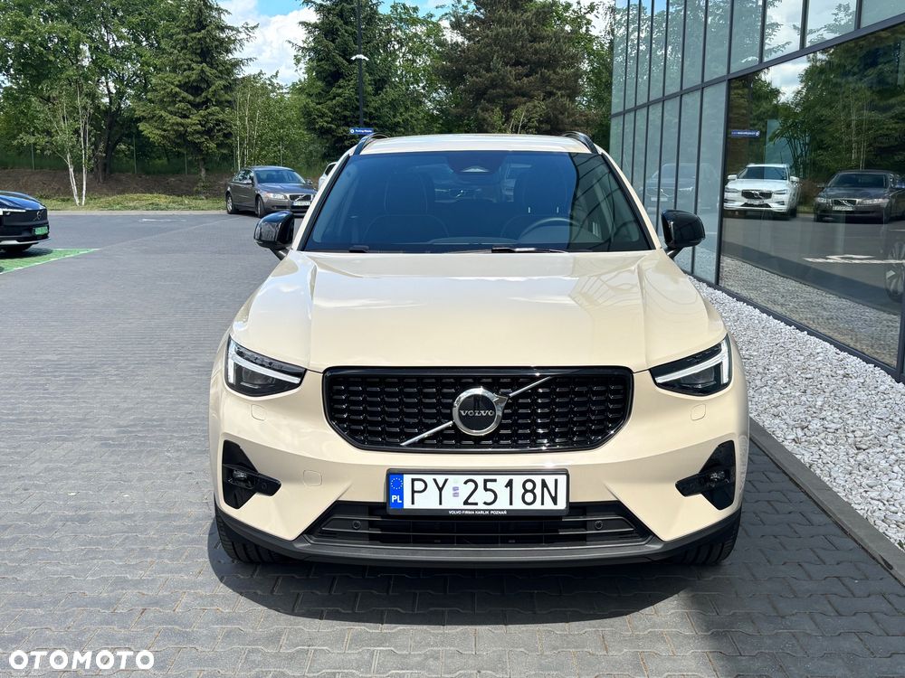 Volvo XC 40 B3 Plus Dark - 3