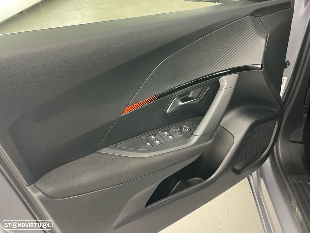 Peugeot 2008 1.2 PureTech Active - 14