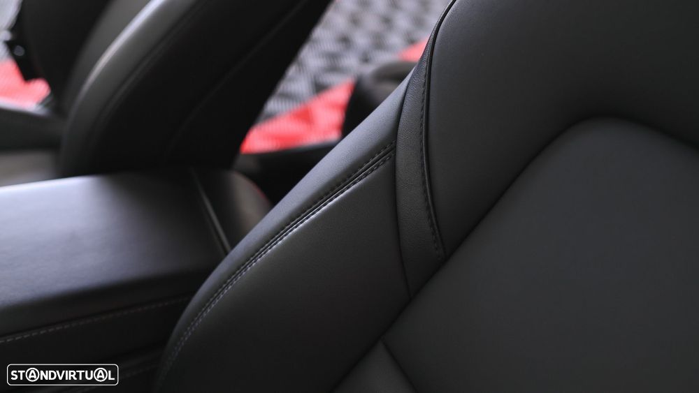 Tesla Model Y Long Range Dual Motor AWD - 44