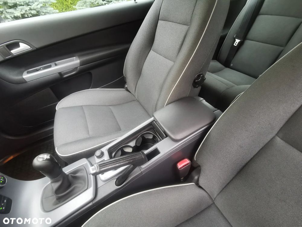 Volvo C30 D2 R-Design - 8