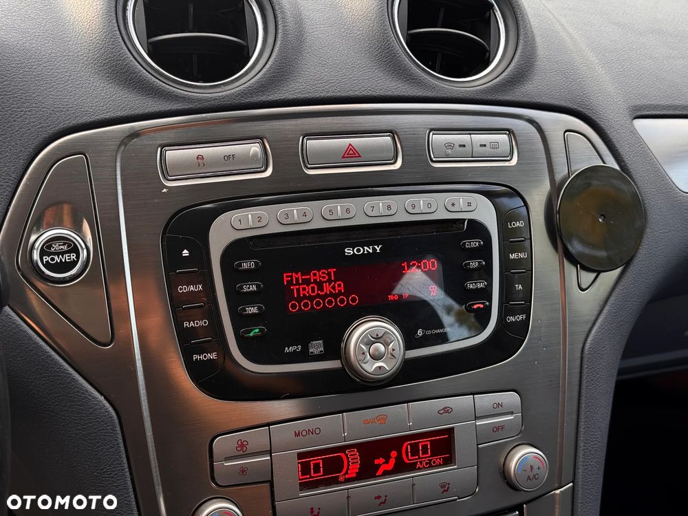Ford Mondeo - 26