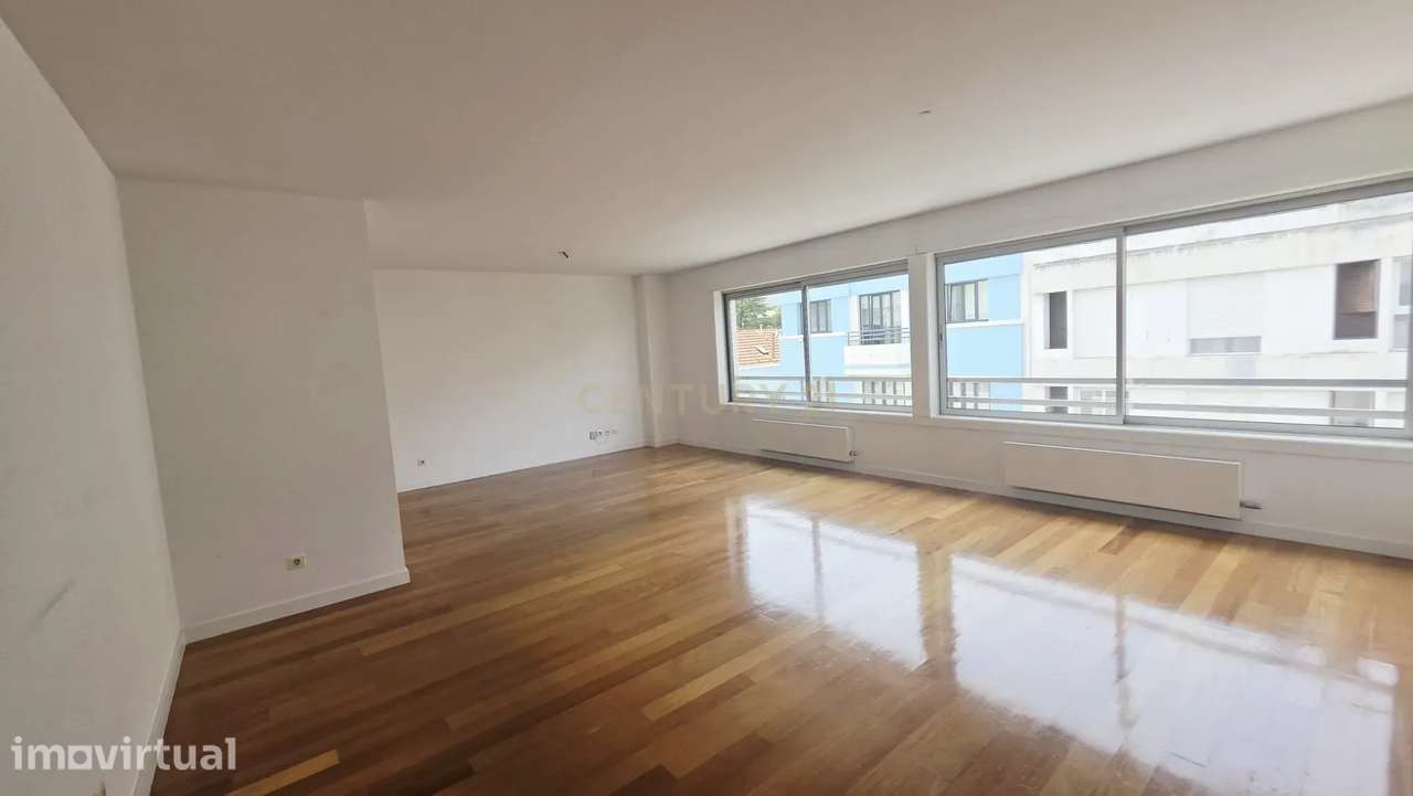 Apartamento T2 de 93m2 com parqueamento e arrecadação - Gulbenkian - E - Grande imagem: 2/14