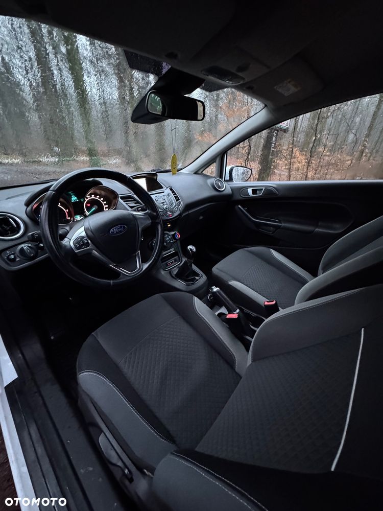 Ford Fiesta - 15