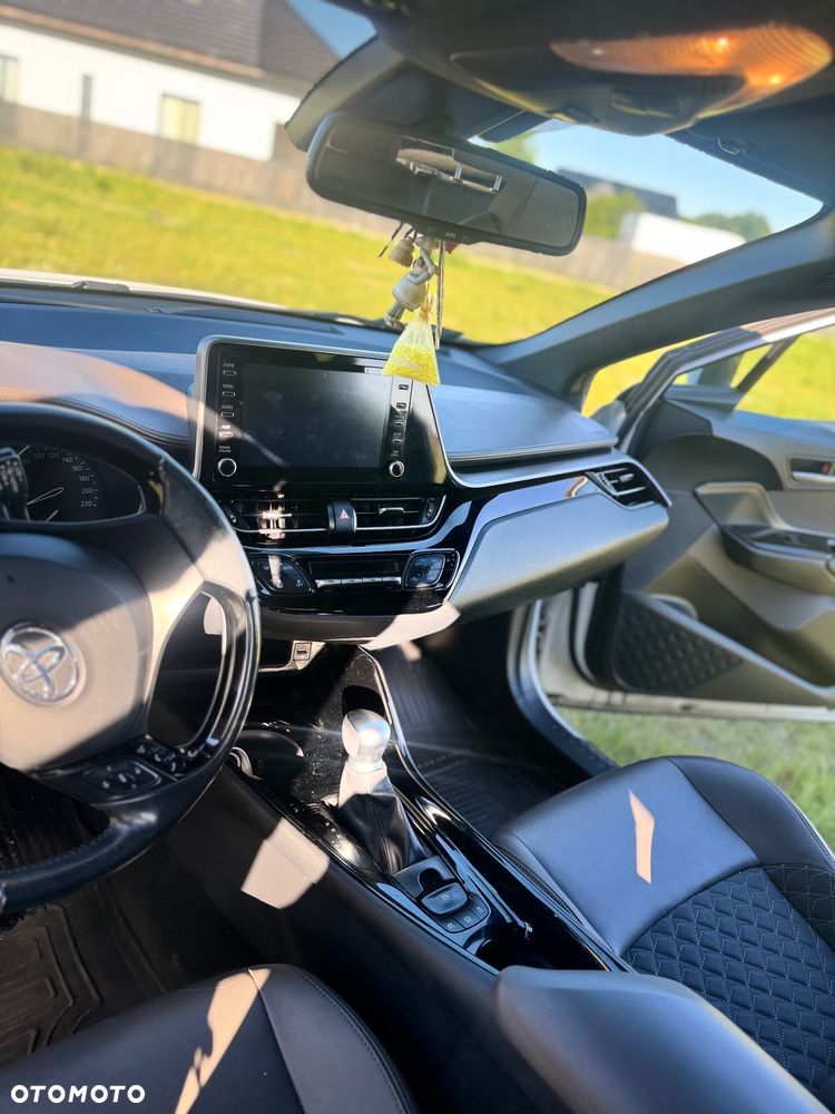 Toyota C-HR 2.0 Hybrid Executive - 14