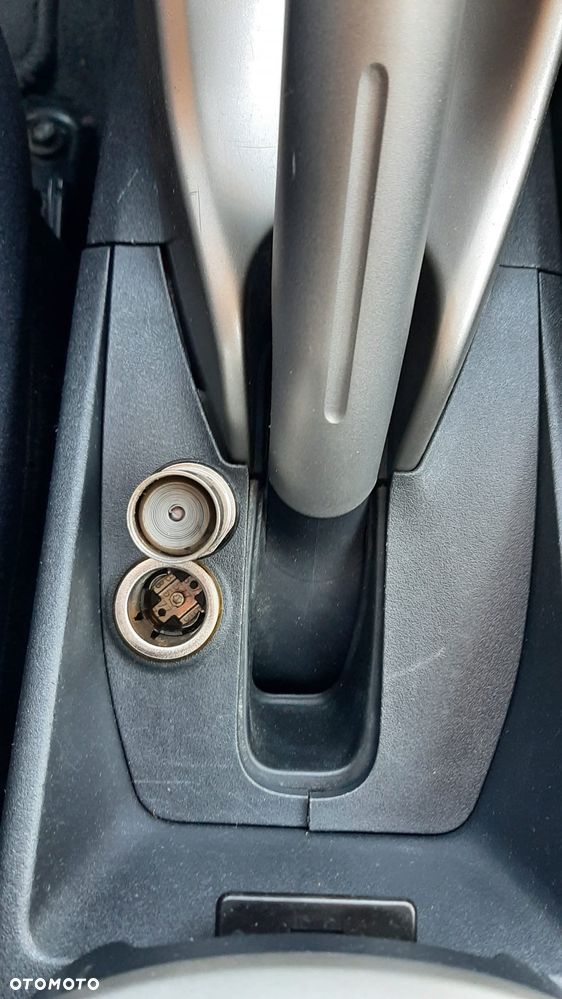 Toyota Auris 1.6 VVT-i Sol - 26