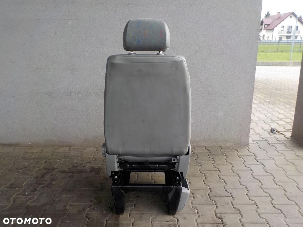 VW T5 FOTEL PRAWY PASAŻERA Z PODSTAWĄ INKA - 8