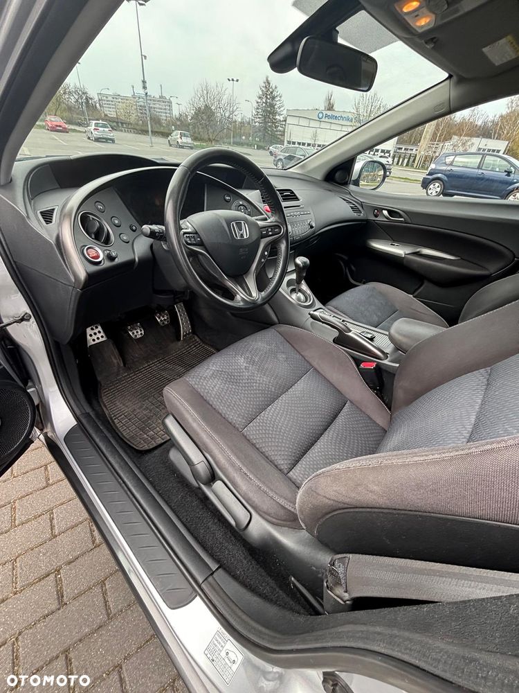 Honda Civic 1.8 Comfort - 23